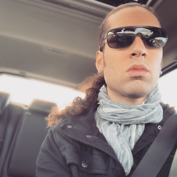 Meet your Posher, Chris - Picture 10 of 15